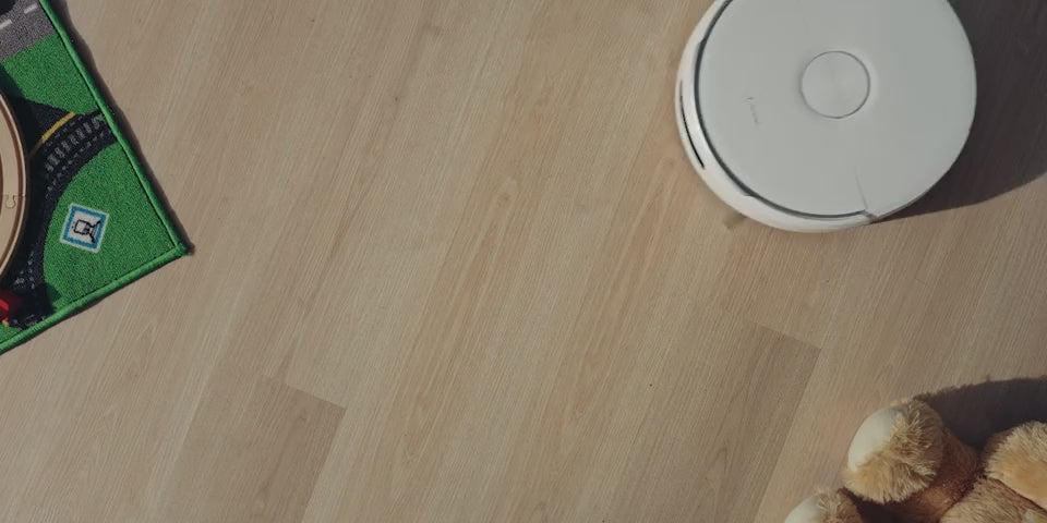 Load video: Narwal Flow avoiding an unexpected situation